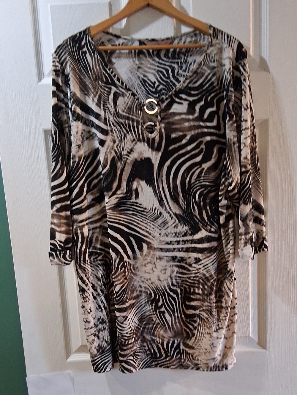 Womenβs V-Neck Animal Print Tunic Top - Black & Cream Stretchy